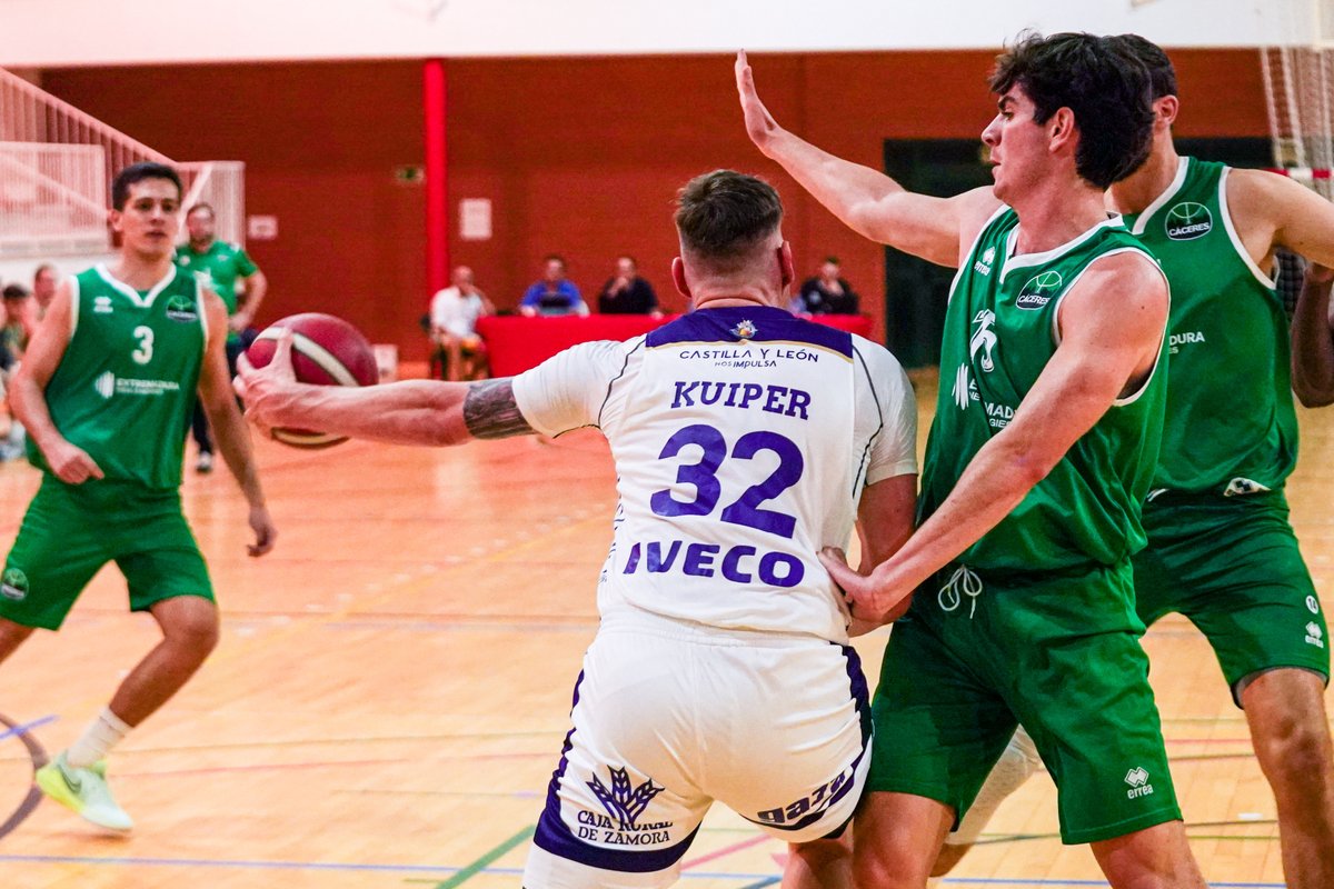🏀 Pretemporada #LEBOro: Victoria extremeña en su visita a Boecillo

🏆 Partido amistoso
▶ <a href="/RVBaloncesto/">-</a> 🆚 <a href="/Caceres_Basket/">CacerEsBasket</a>
📈 64-65 | 🎖 MVP: <a href="/KVecvagars/">Kaspars Vecvagars</a>

📰 Anotadores disponibles en la tabla oficial

📊 𝗧𝗮𝗯𝗹𝗮 𝗱𝗲 𝗽𝗿𝗲𝘁𝗲𝗺𝗽𝗼𝗿𝗮𝗱𝗮 ⬇
feb.es/2022/8/17/balo…
