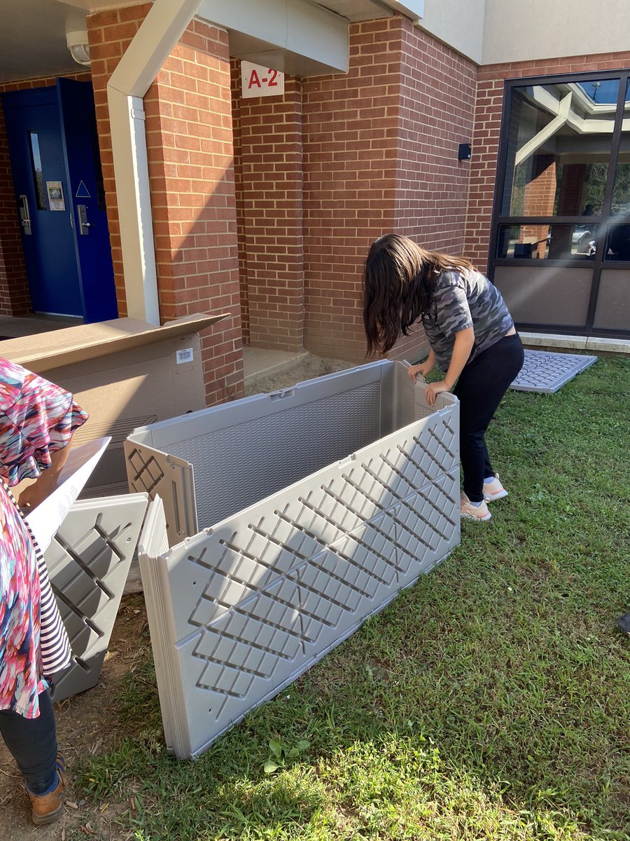 MrsAallday's tweet photo. The garden club shifted gears today to get a kick start into nature journaling. The bigger take-away may have been to read directions BEFORE you start to assemble! @SRMS_Official @PermacultureG #gardenclub #toolsrequired https://t.co/GZkiPSrQyC