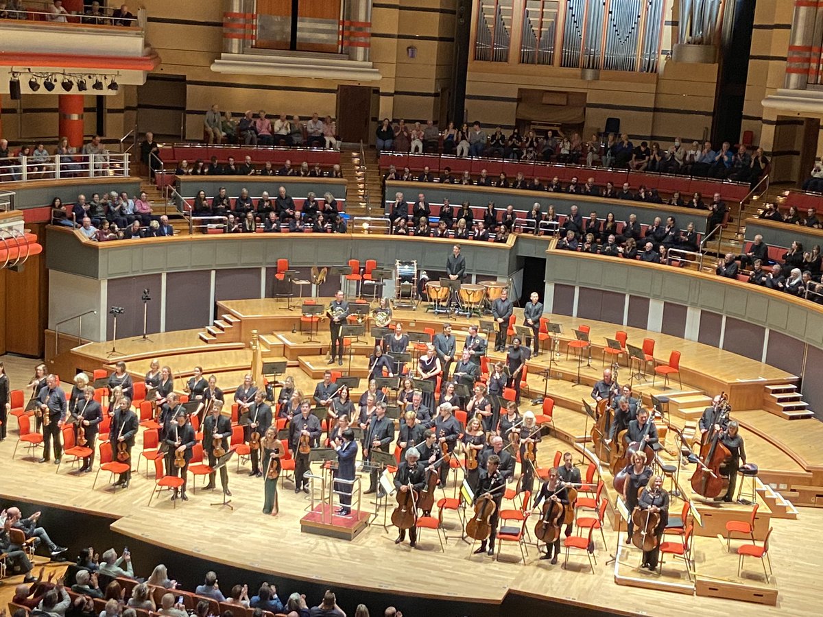 FatherCraig's tweet image. What a truly amazing performance by @NickyBenedetti and the @TheCBSO for their first concert of the season! It certainly didn’t disappoint!
