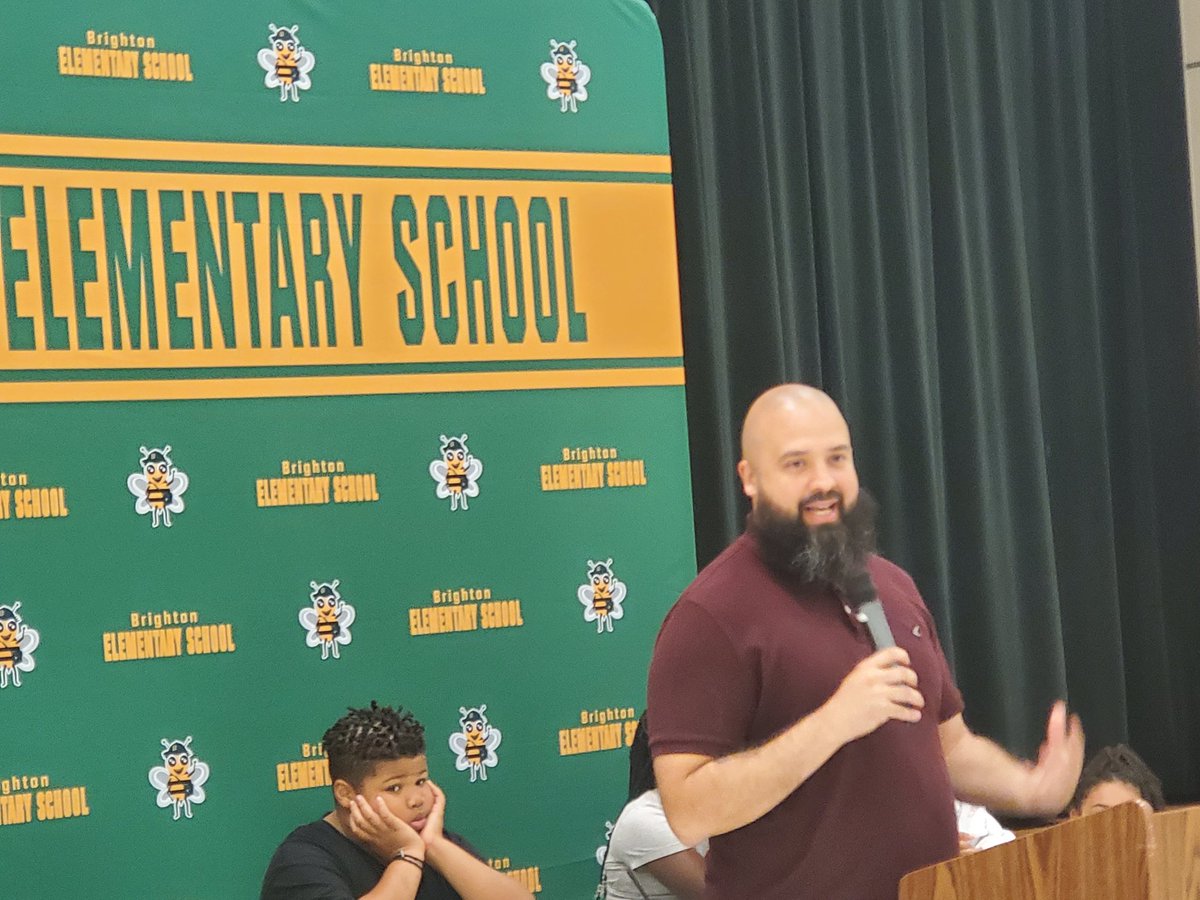 BrightonVA's tweet photo. Thanks @EricGarcia1982 &amp; @MauryHuff for welcoming the Grandparents to the G to the  3rd Power: Grandparents, Geometry &amp; Grammar Breakfast &amp; Workshop!!! @ebracyPPS  @mcromartieEdD @draswynn @hmeducate @cardellpatillo @in8days @PortsVASchools – at Brighton Elementary School https://t.co/YSYiJEaqQc