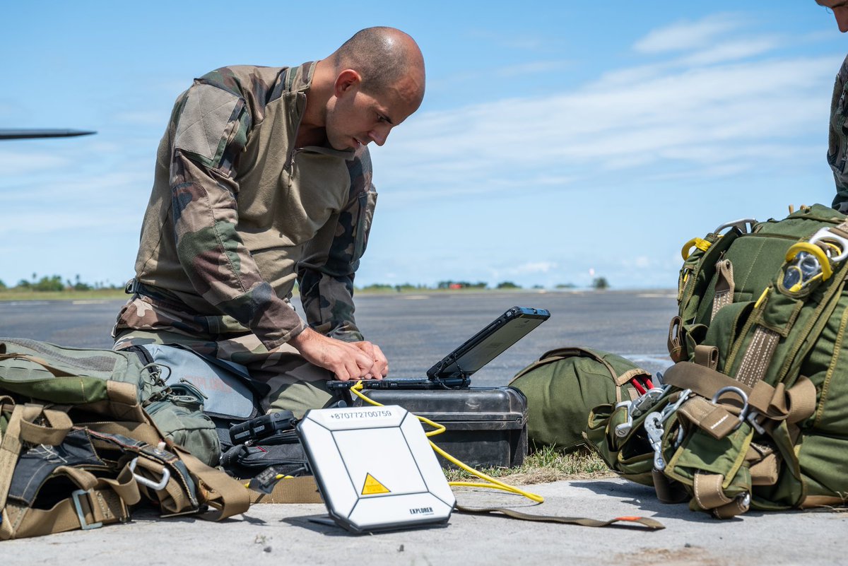 RIMaP_NC's tweet photo. Un observateur de l'US ARMY était présent dans le cadre de la préparation de l'exercice Croix Du Sud 2023 #CDS23 à Koumac qui a servi de support de déploiement d'un PC tactique du #RIMaP-NC sous forme d'opération aéroportée. Une première depuis 2015 !
@USARPAC
@FANC_Officiel https://t.co/BiwfIzY5lV