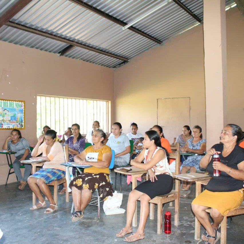 fotssieh's tweet photo. FOTSSIEH.En el marco del proyecto"Autonomía de las Mujeres y Adolescentes del Sector Social e Informal de la Econom��a de Honduras, ALTERNATIVES con el apoyo del gobierno de https://t.co/TJCkjW9HcF realizo el taller "Módulo 1.Condicion  y Situación Social de la Mujer Rural -Urbana https://t.co/WciTgzXEtP