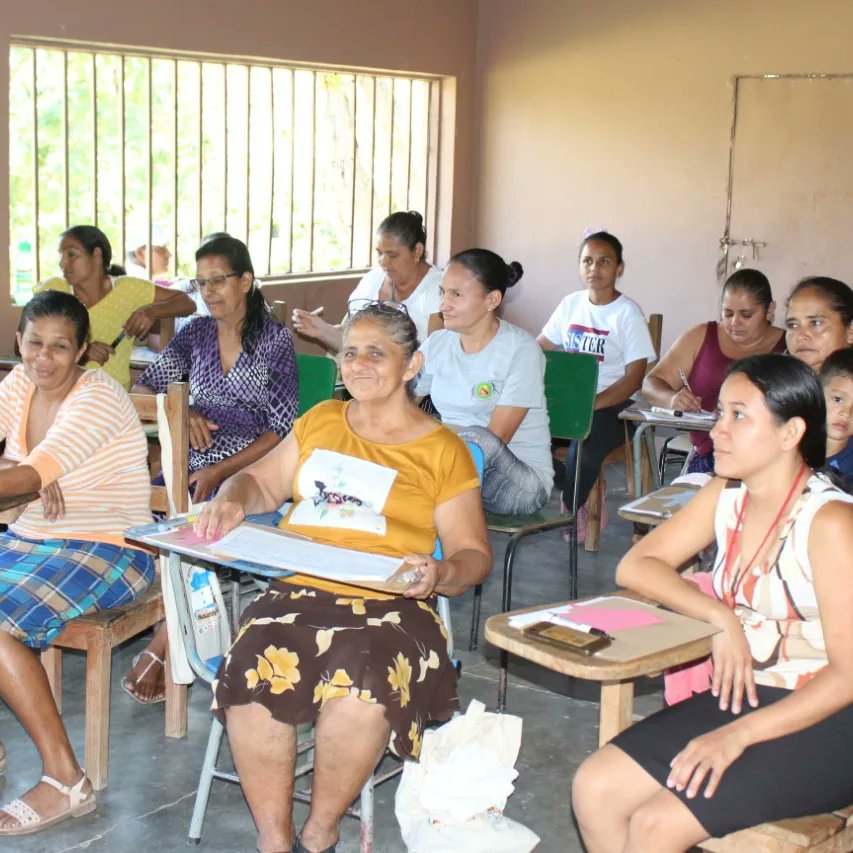 fotssieh's tweet photo. FOTSSIEH.En el marco del proyecto"Autonomía de las Mujeres y Adolescentes del Sector Social e Informal de la Econom��a de Honduras, ALTERNATIVES con el apoyo del gobierno de https://t.co/TJCkjW9HcF realizo el taller "Módulo 1.Condicion  y Situación Social de la Mujer Rural -Urbana https://t.co/WciTgzXEtP