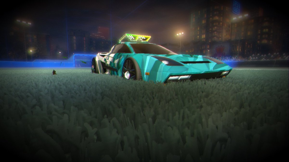 HHappleCorr's tweet photo. @RocketLeague #RLFitCheck enjoy the diamond in the rough. Inspired by the influence of diamonds and iced out jewelry in the streetwear game. 
Body: Diestro
Decal: marred shard Tita. White
Wheel: carat cutter
Boost: s2 Plat
Topper: pix shades; multichrome 
Trail: light speed https://t.co/kDdRokzcMv