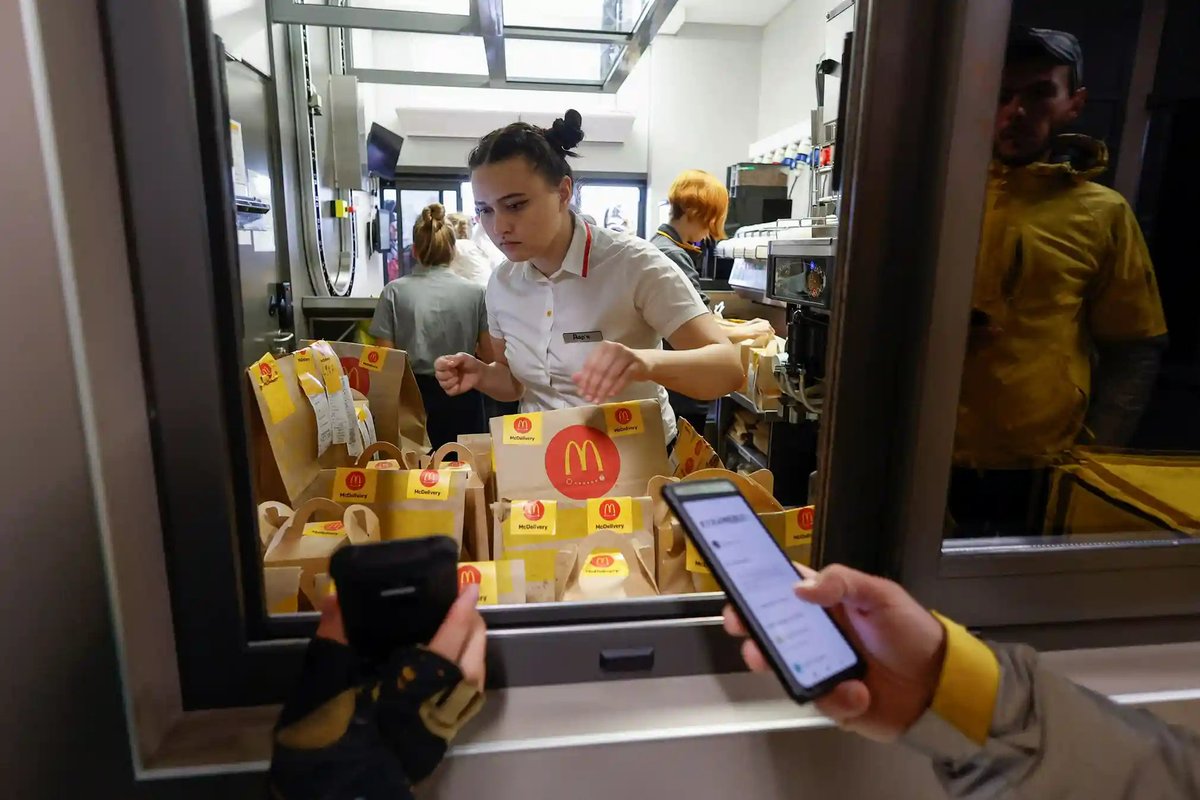ianbremmer's tweet photo. mcdonalds began to reopen stores in kyiv, symbolizing a small return to normalcy 
im...lovin it https://t.co/vUSij3SoDo