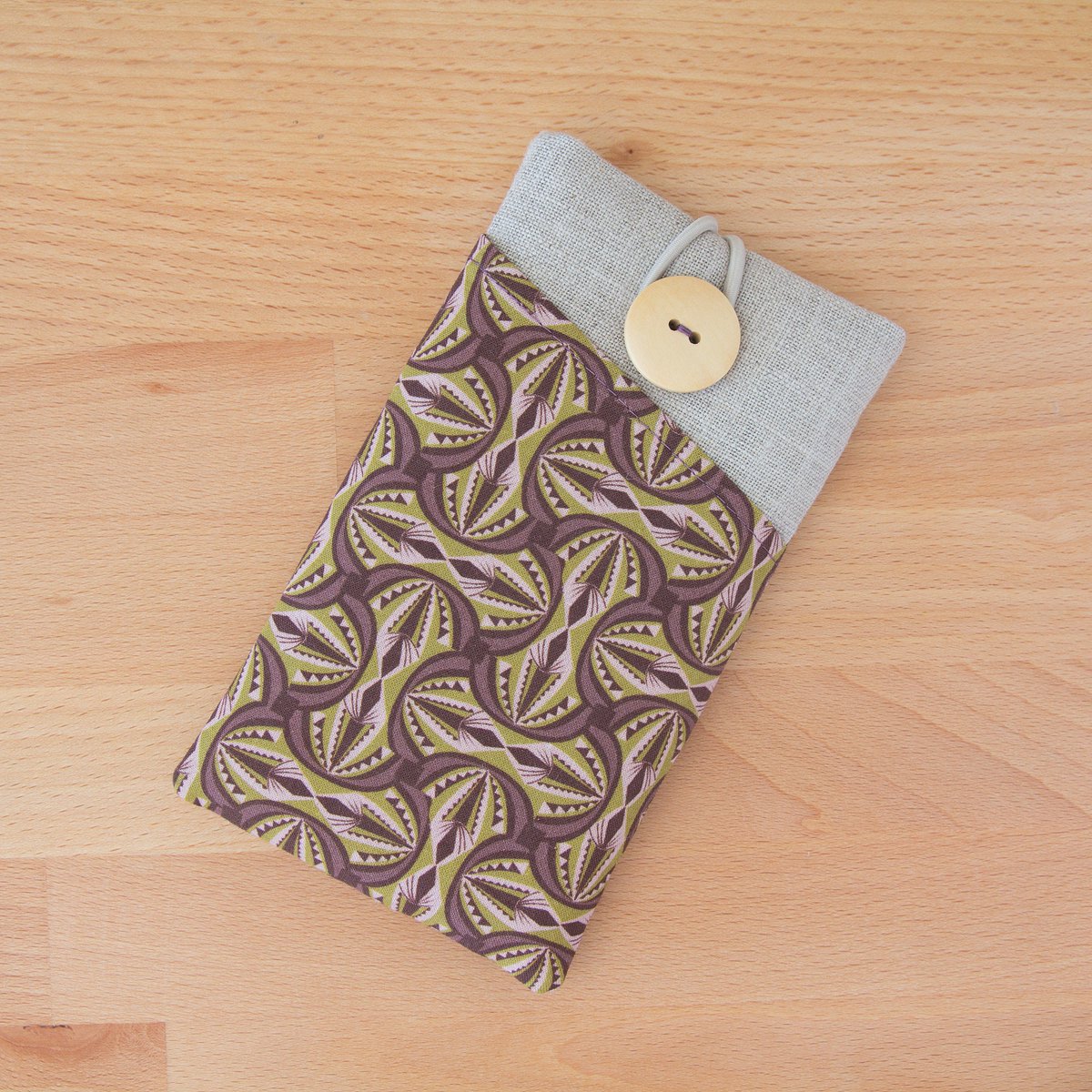 tnog61's tweet photo. Thanks for the kind words! ★★★★★ "Beautifully made. Ticks all the boxes required for protecting my new iPhone 14 Pro. Would highly recommend this seller." Diane P. https://t.co/mBT9WN9kgd #etsy #iphone14procase #iphone14promax #iphone13promax #iphone13propouch https://t.co/sL2zF5iD6D