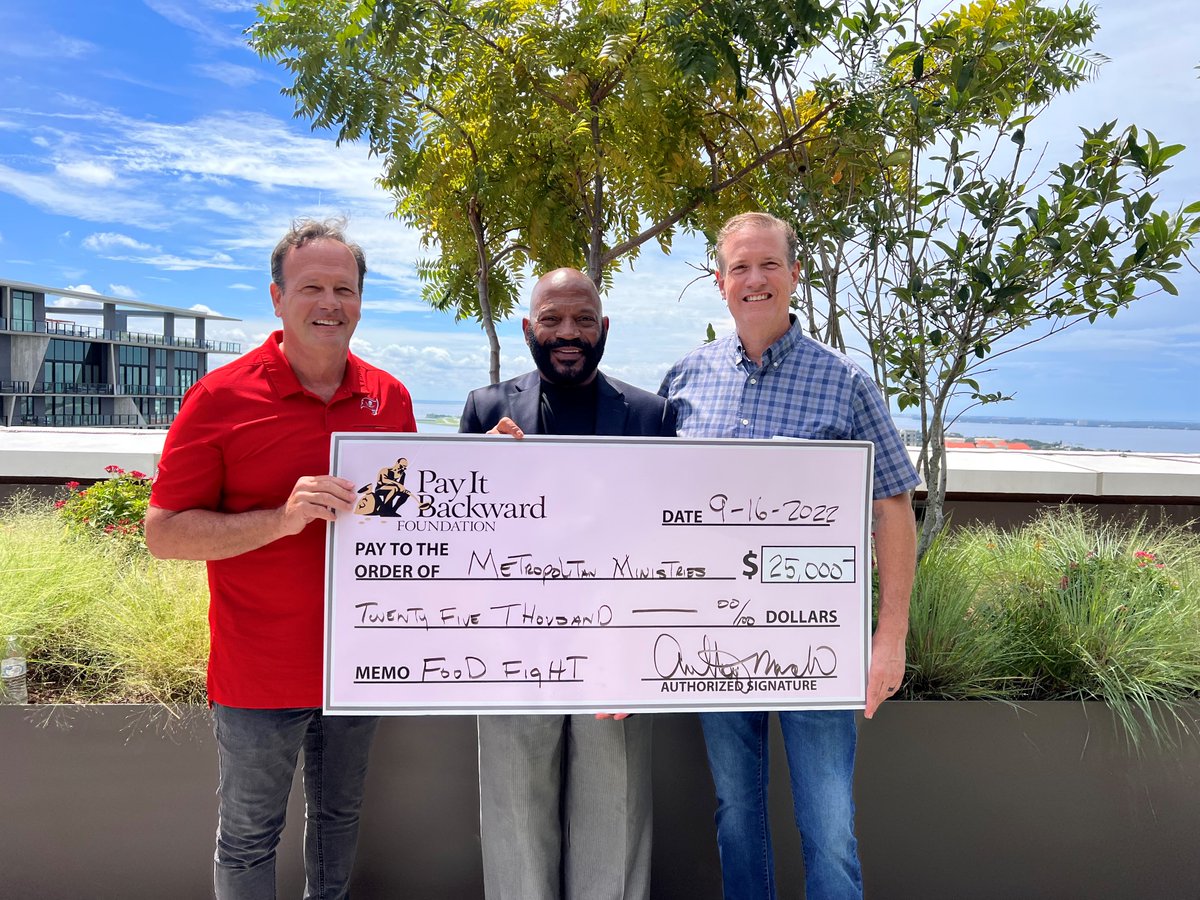 ItBackward's tweet photo. Tony March and @ItBackward recently gave @metroministries @TBFoodFight a sponsorship of $25,000 providing students with scholarships to attend their #CulinaryArts program. #EatDrinkCreateJobs https://t.co/YZR4qLfkTo