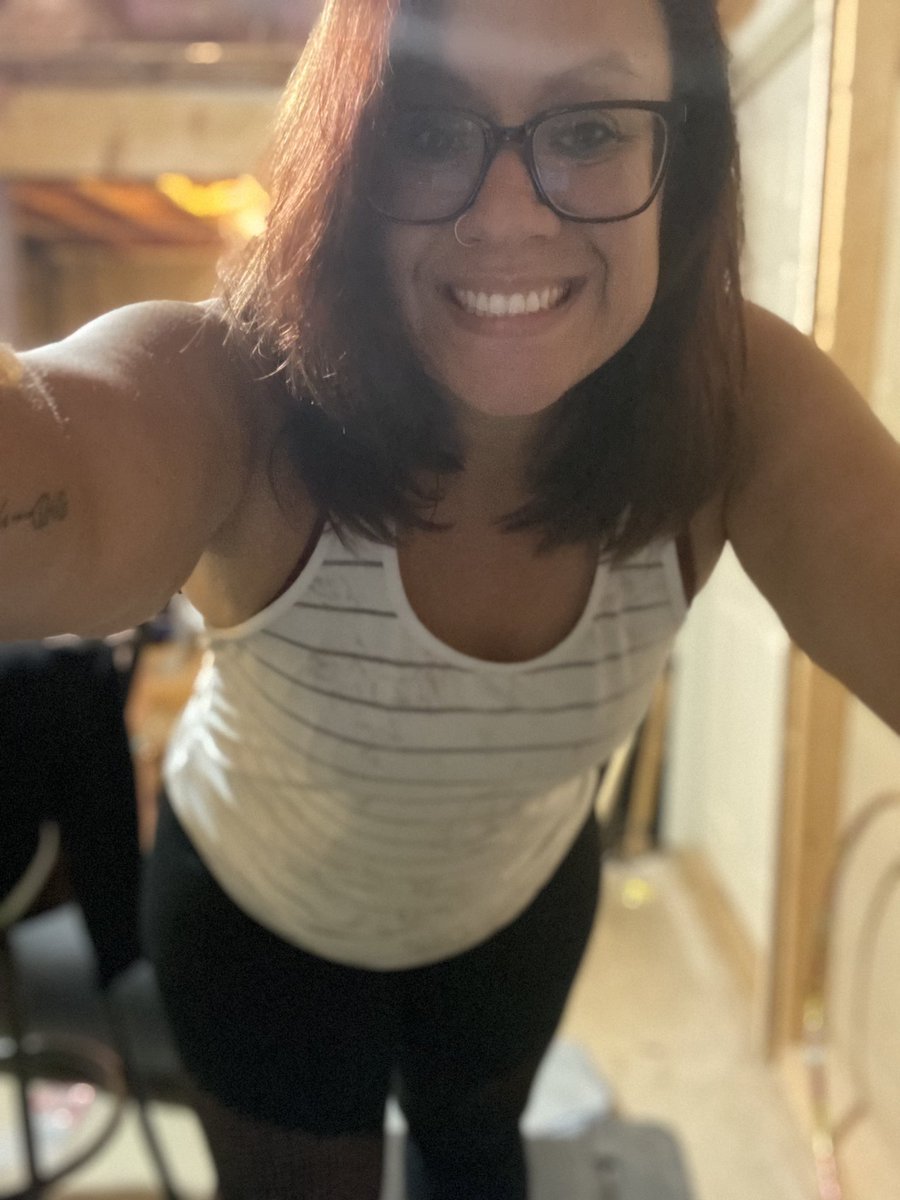 nancy_p_1015's tweet photo. Treadmill session right after dinner. Prob not best time to workout 🙈🙈
#forwardmotion #keepgoing #walkhappy #turtlepace https://t.co/4HigfKT3AN