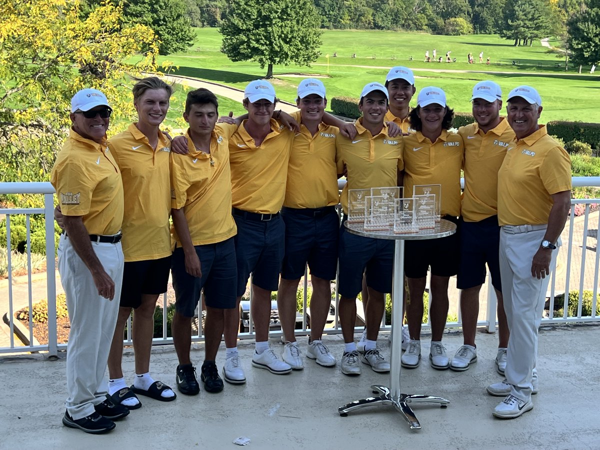 🏆 Congrats to <a href="/ValpoMG/">Valpo Men's Golf</a> - champions of the Valpo Fall Invitational! 

Also a Valpo 🧹 of the top two spots as Anthony Delisanti won individual medalist honors and Caleb VanArragon finished as the individual runner-up! 

#GoValpo | #WeAreBeacons