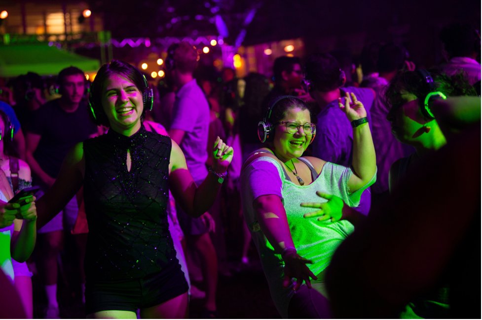 UofMaryland's tweet photo. Terps had a blast at the more than 40 free performances, art installations and creative experiences that made up @TheClariceUMD's annual #NextNOWFest, a great demonstration what #ArtsForAll looks like!
📷: Lisa Helfert and David Andrews https://t.co/kzb5Tvjmtp