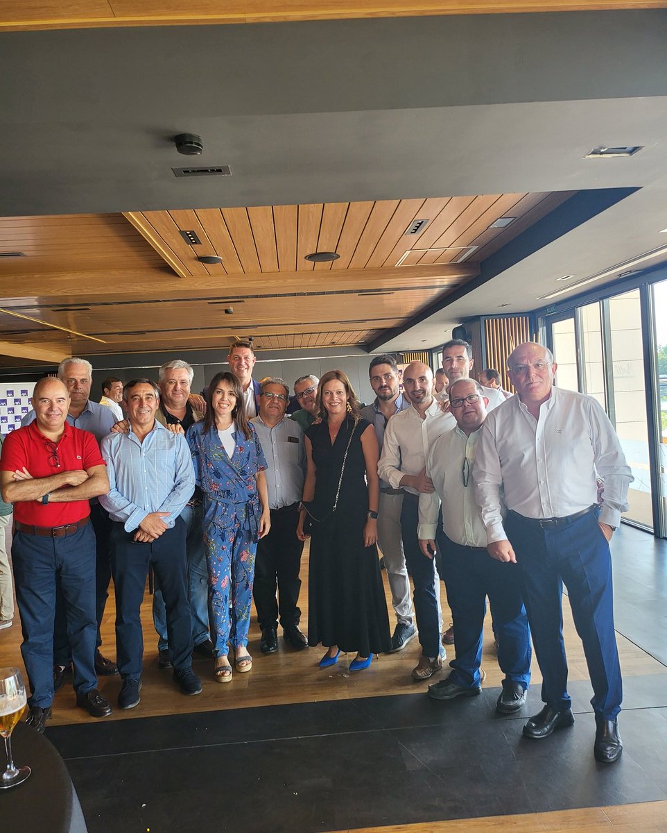 Orgulloso de pertenecer a Extremadura, orgulloso de mis compañeros y de nuestr@s responsables de AXA. Más que nunca somos EQUIPO en una gran compañía formada por grandes personas.

#AXASur22