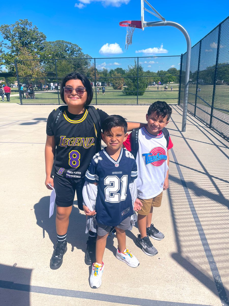 Miss. Doty (@doty_miss) on Twitter photo Jersey day! 🏀🏈#teamworkmakesthedreamwork #collegeweek #neverlessthanyourverybest
<a href="/RangeElementary/">Range Elementary</a> <a href="/mesquiteisdtx/">Mesquite ISD</a> Jersey day! 🏀🏈#teamworkmakesthedreamwork #collegeweek #neverlessthanyourverybest
<a href="/RangeElementary/">Range Elementary</a> <a href="/mesquiteisdtx/">Mesquite ISD</a>