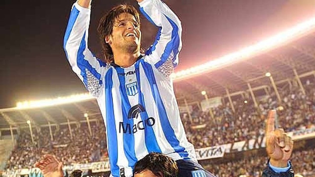 💣 Ezequiel Videla y Sebastián Grazzini serán los nuevos entrenadores de la reserva de #Racing. Presentaron el proyecto a la CD, sedujo y ultiman detalles. Será oficializado en las próximas horas. Reemplazan al Lagarto Fleita.