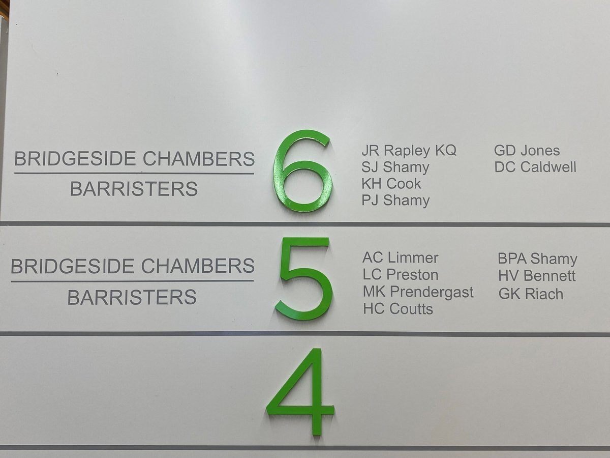 James Rapley KC was at our Annual Conference: "On returning to chambers this morning, I see that the sign writer is obviously hedging his bets.  He must know something more about the Monarchy than I do." A viable solution to the KC/QC dilemma?  <a href="/StrictlyObiter/">Strictly Obiter</a> @BarristerNZ
