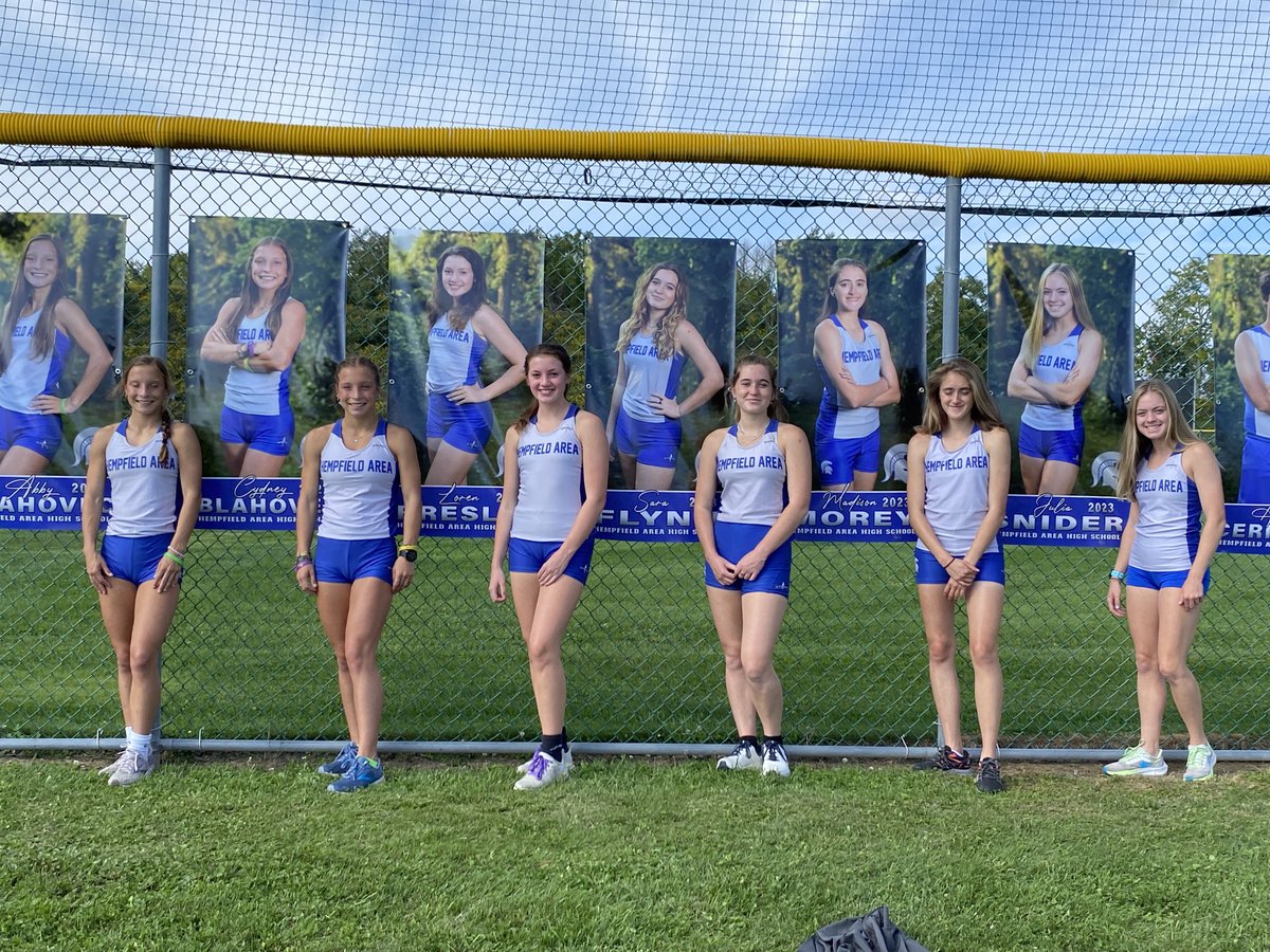 cross_spartan's tweet photo. Celebrating the class of 2023 on Senior night!  Congratulations Senior’s you will all be missed! https://t.co/u7vlsQ0VZe