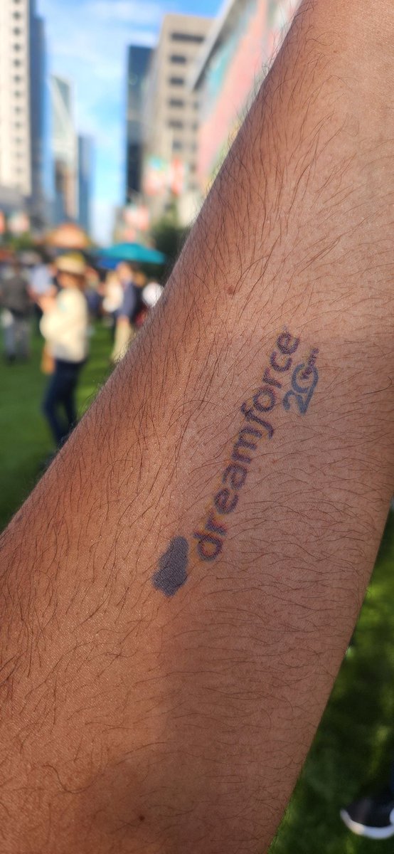 angelabrego's tweet photo. I wanted to make sure this #dreamforce stayed with me forever. #Salesforce https://t.co/VAWyECFoQR