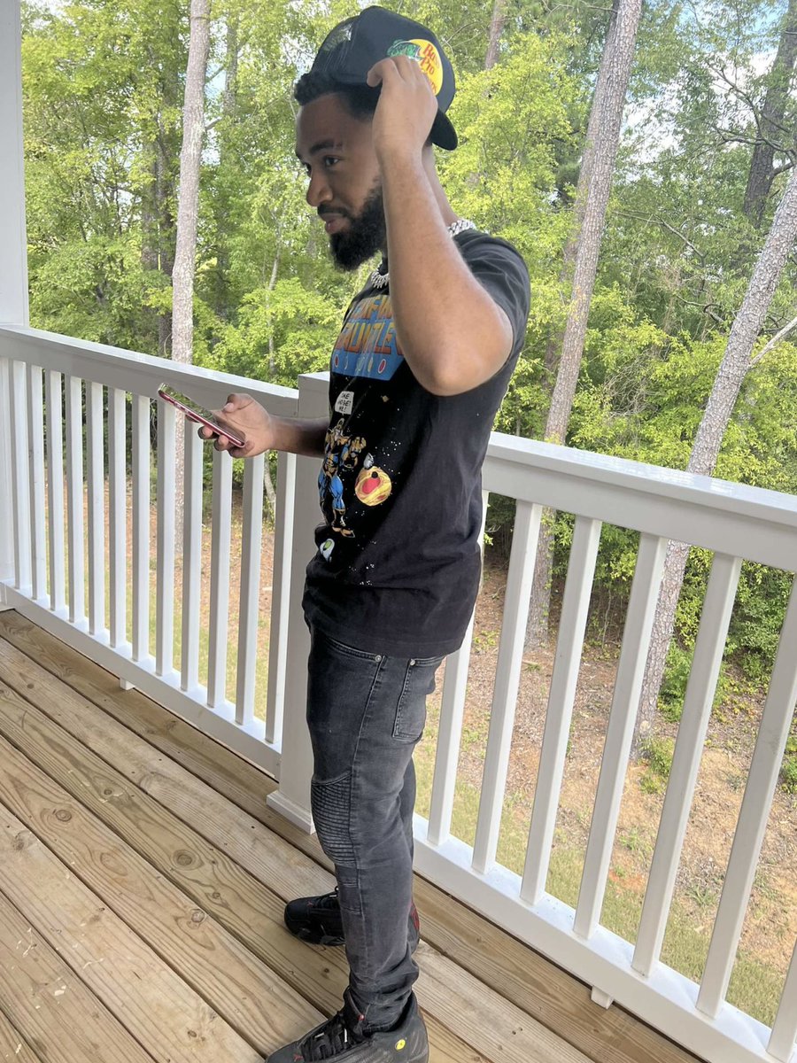 DbdDonMoore's tweet photo. I don’t look up to nobody wanna be myself 🐐 https://t.co/WRm1WKSD03
