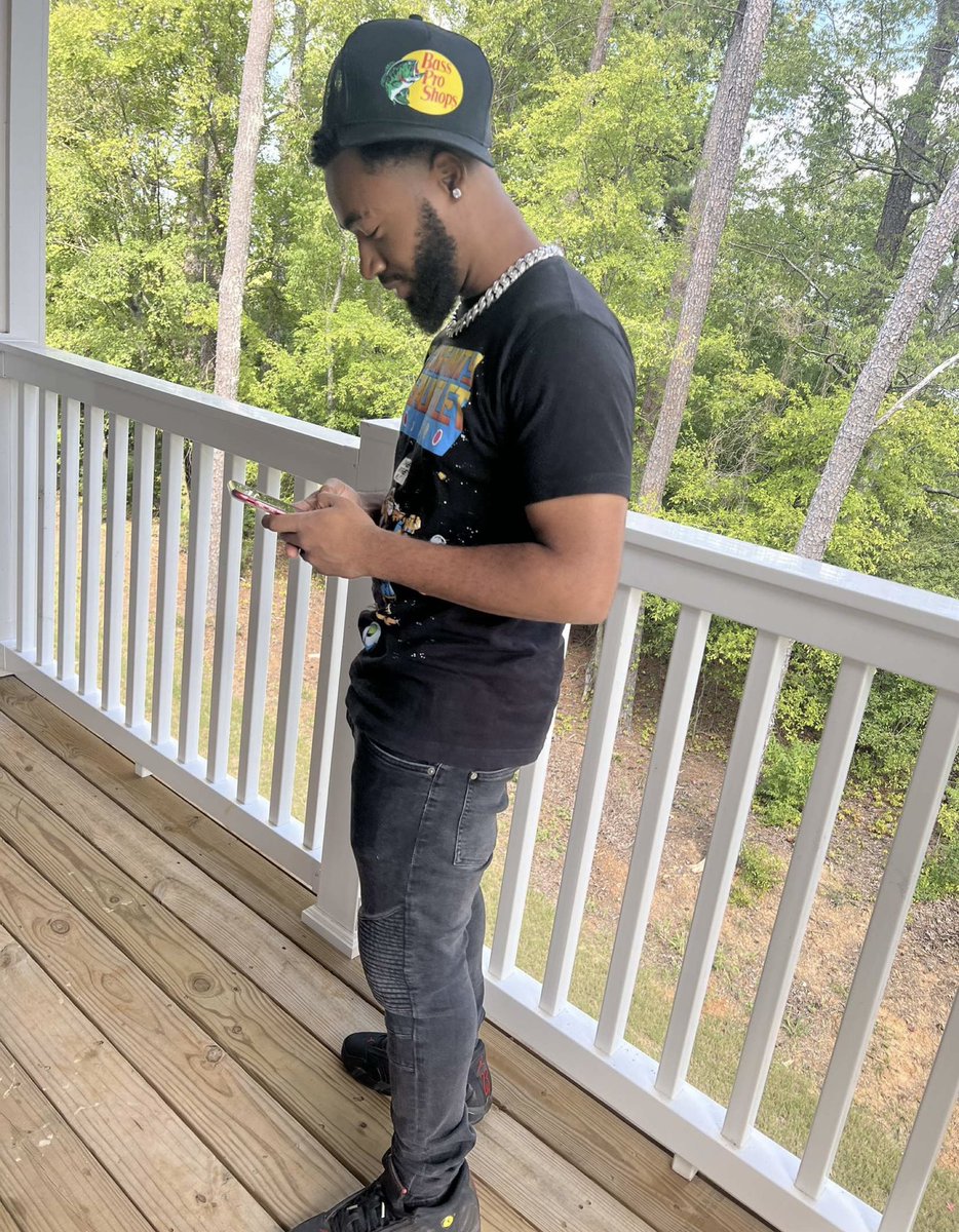 DbdDonMoore's tweet photo. I don’t look up to nobody wanna be myself 🐐 https://t.co/WRm1WKSD03