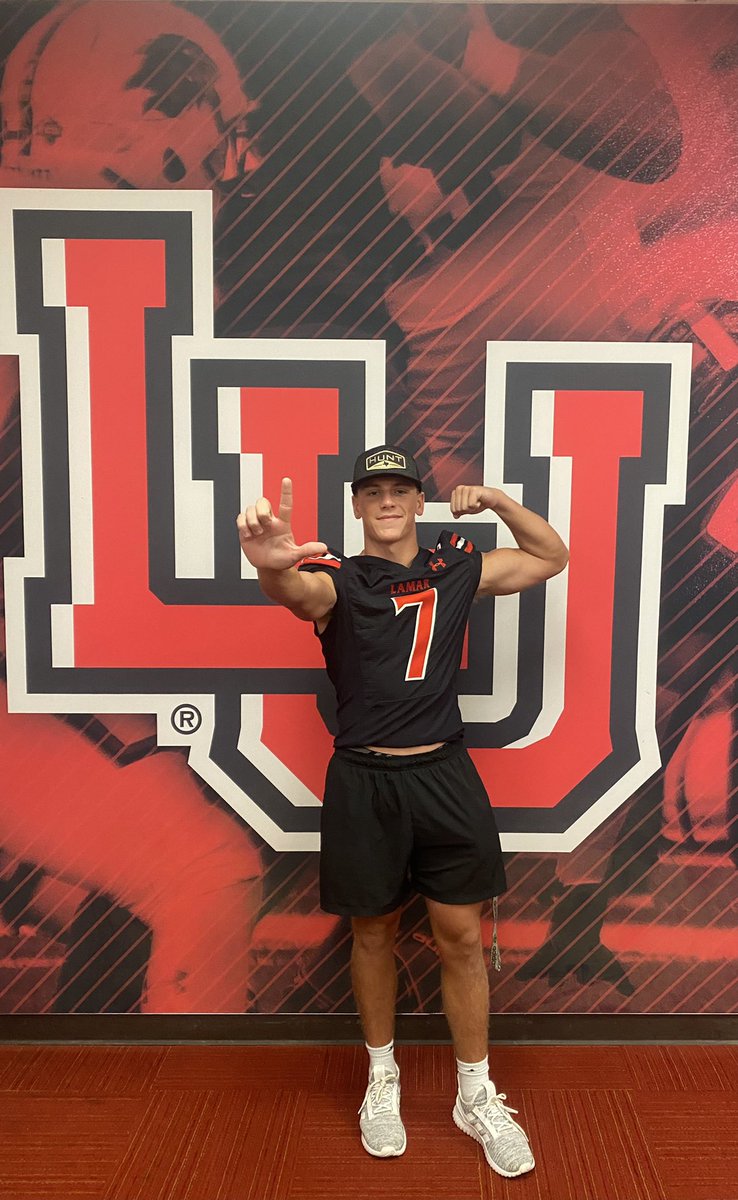 CamDischler's tweet image. I’m very excited to say that I have received my first offer to play D1 football  @LamarUniversity @LamarFootball @ScottThiessen15 @blane_morgan #GoCards