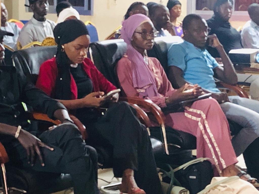 isocml's tweet photo. La nouvelle dynamique insufflée en marche!!!
Tjrs dans le but développer l'Internet et de vulgariser son utilisation responsable @isocml à travers @Sidibe_Ousmi  a animé un #Masterclass le dimanche 18/9/22 à l'#ISPRIC sur la #CYBERSECURITÉ.
@VictorNdonnang @kbakary @Gagnytraoree https://t.co/mcyvsHNRoH