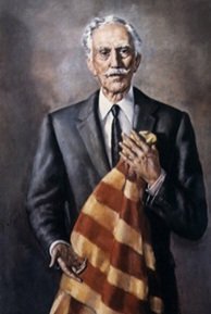 #TalDiaComAvui [1859] nasqué Francesc Macià i Llussà.
122è president de la Generalitat de Catalunya.

'Dins la història dels pobles i en la lluita per la seva existència, només sucumbeixen els que, per por al sacrifici o altres grandeses, perden la fidelitat deguda a si mateixos'