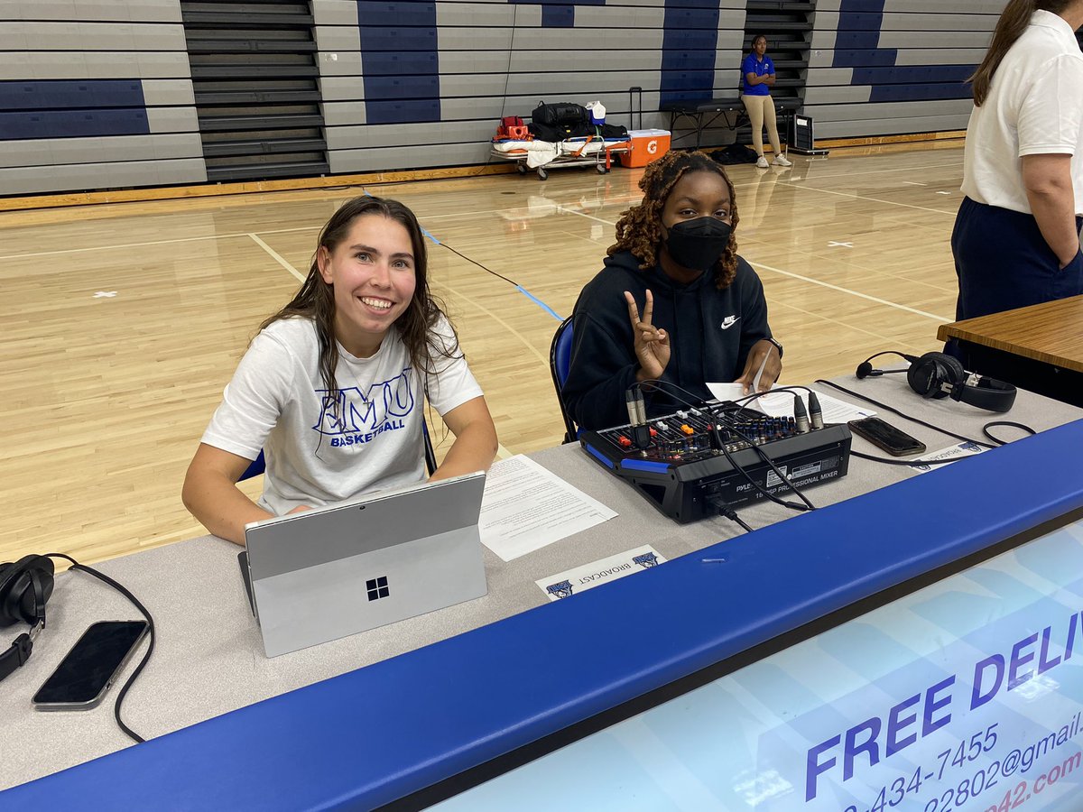 emu_wbb's tweet photo. What a dynamic duo of our student athletes Lauren Clapp β24 and Lauryn Moore β25 on the volleyball webcast! #competewithfire #competetogether #divisionIII https://t.co/x6HysGukpO