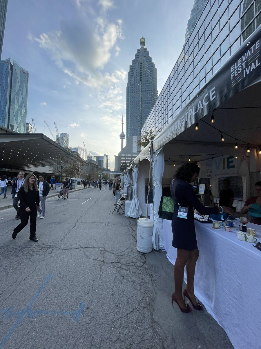 lemmonstage's tweet photo. Marketplace OPEN! #ElevateFest2022 #lemmonstage https://t.co/Eo0hEYMTSc