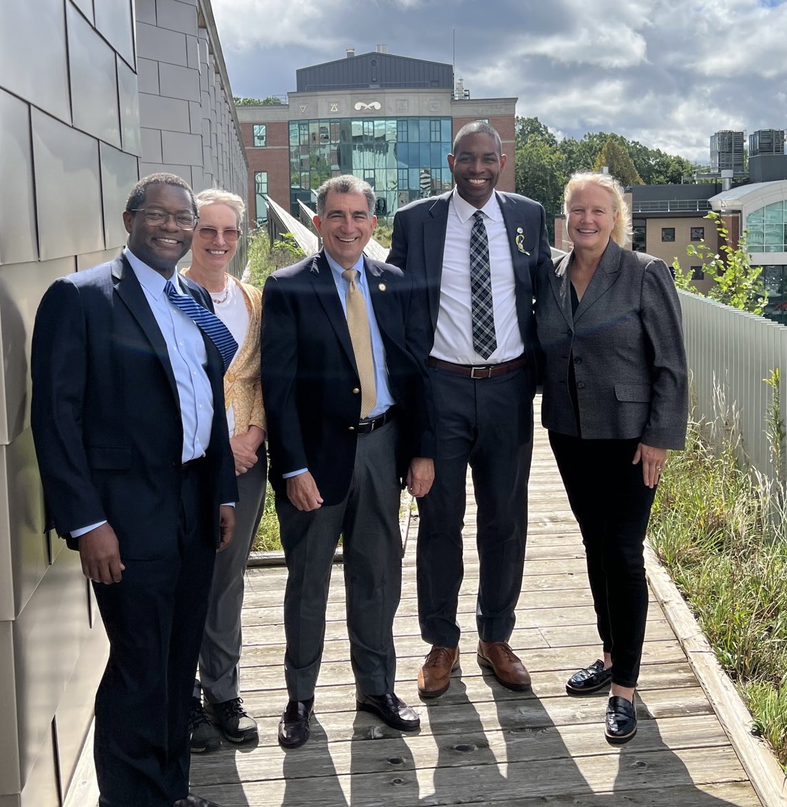 Assemblyman Magnarelli joined Lt. Governor Anthony Delgado and President Joanie Mahoney at SUNY ESF today in the 129th Assembly District.  Lt. Gov. Delgado visited the campus and met with students at ESF.  It was his first
visit to SUNY ESF as Lt. Governor.