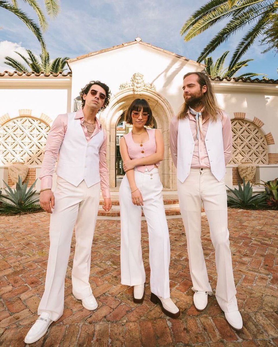 DNCE's tweet photo. HERE’S TO YOU JACK! 🥳 https://t.co/9fT7TaBm2p
