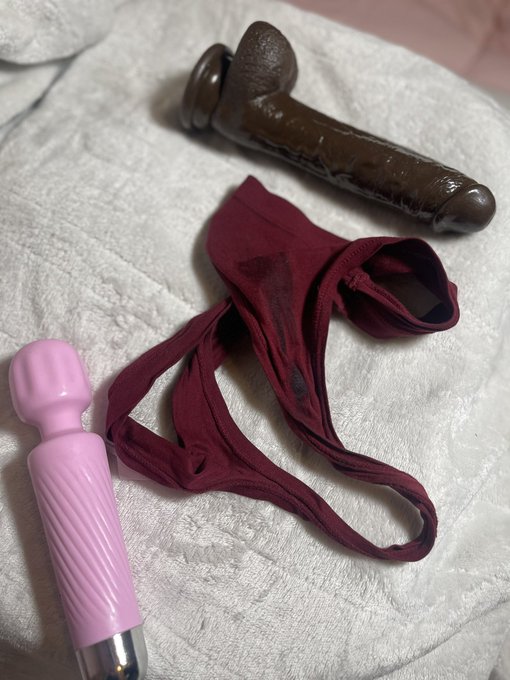 Selling this pair of panties! Today &amp; Tomorrow ONLY for freshness! I wore these in a cam sesh and came<a href="/tag/onmfc"class="tags"><span>#onmfc</span></a>