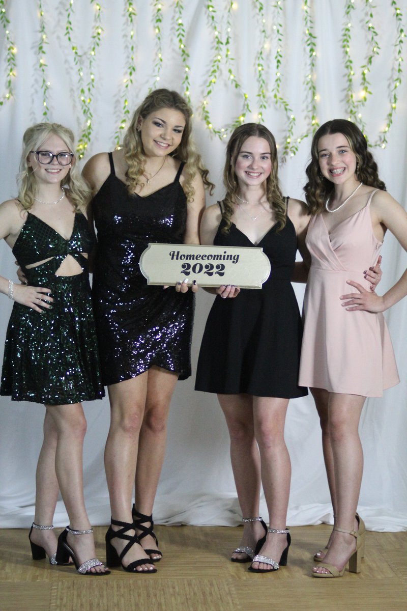 YHSPublications's tweet photo. YHS Homecoming Dance '22 photos provided by YHS Student Media can be found here: https://t.co/TKzkF6IdEx https://t.co/5GZ8qaOxOk