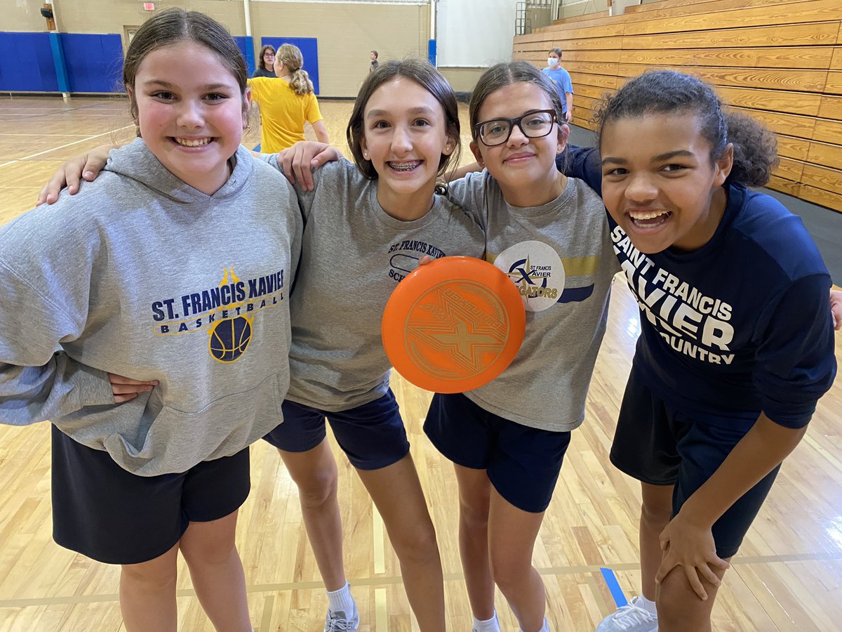 fun_in_physed's tweet photo. Showing #navigatorpride today on school spirit day! ⚓️ @SFX_Medina https://t.co/UVJmz86Oqj