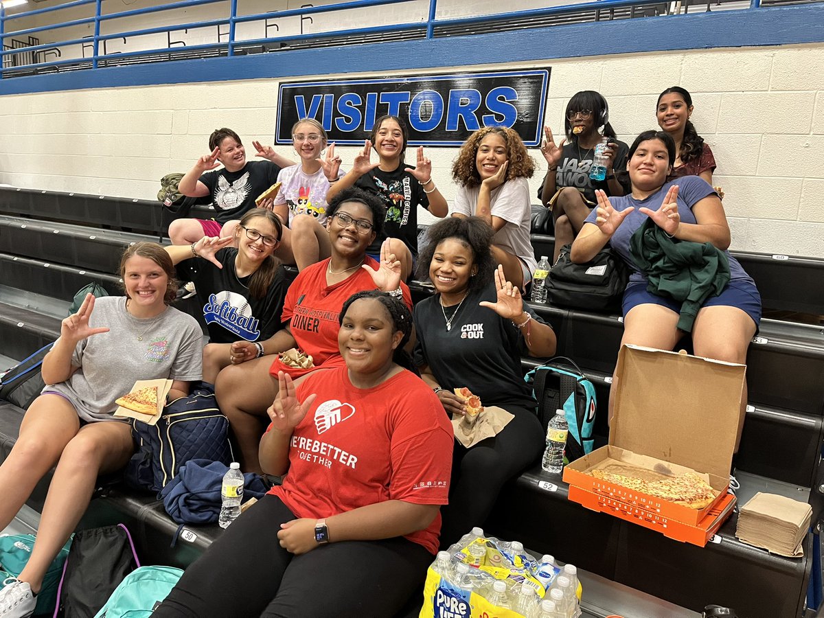 LaVergne High Softball (@ladywolverines_) on Twitter photo Making team bonding a usual thing for this team! Good luck to our <a href="/VolleyLHS/">LaVergne Volleyball</a> team as they take on Riverdale! 💪🏽🏐<a href="/LHSintheNews/">LaVergne High School</a> Making team bonding a usual thing for this team! Good luck to our <a href="/VolleyLHS/">LaVergne Volleyball</a> team as they take on Riverdale! 💪🏽🏐<a href="/LHSintheNews/">LaVergne High School</a>