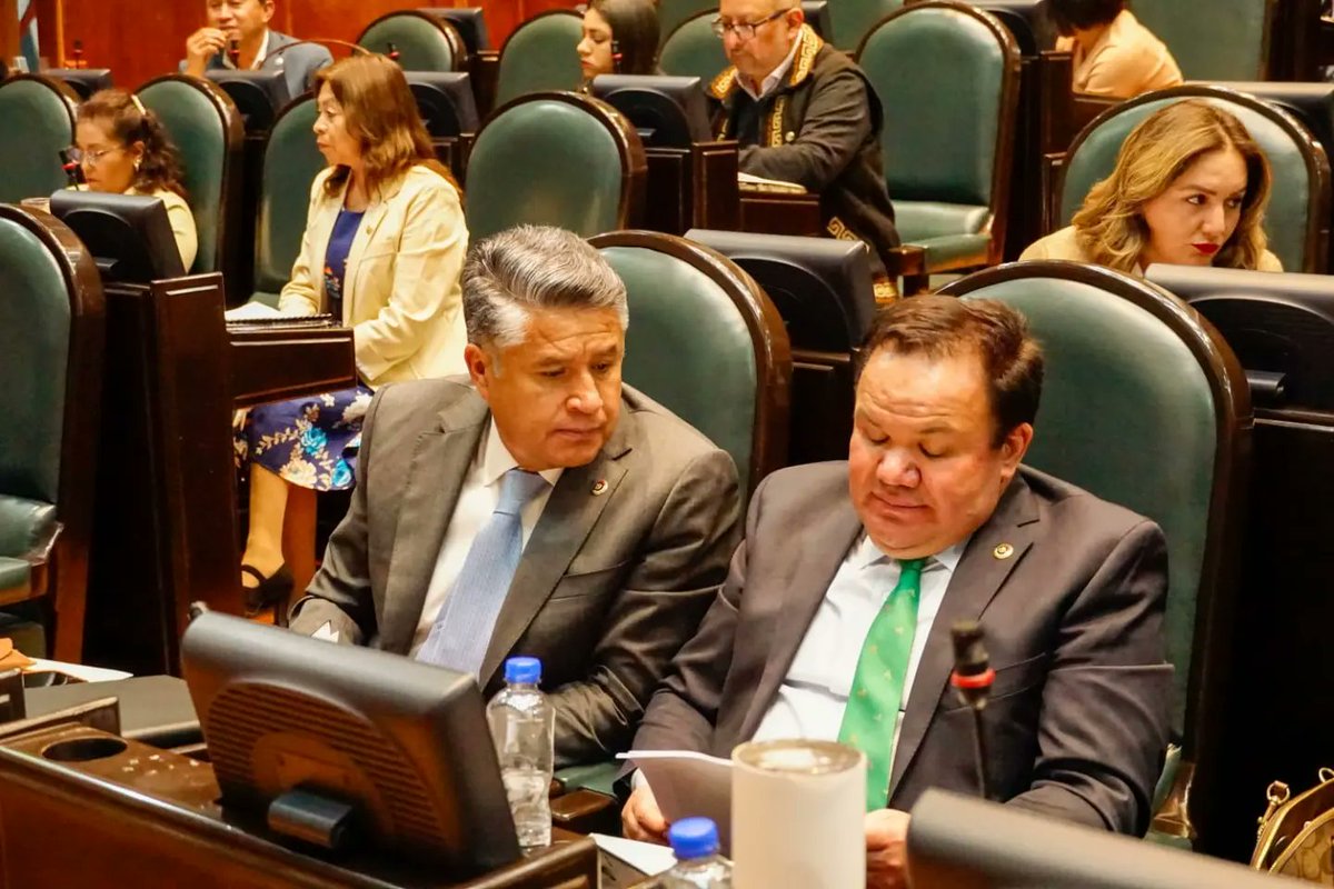 AlfredoQuirozF's tweet photo. En la sesión Deliberante de hoy, presenté en nombre del #GPPRI, la iniciativa con Proyecto de decreto por el que se reforma y adiciona fracciones del artículo 31 y se reforma una fracción del artículo 96 Sexies de la Ley Orgánica Municipal del #EdoMéx
1/2 https://t.co/uMA7BE3x6r