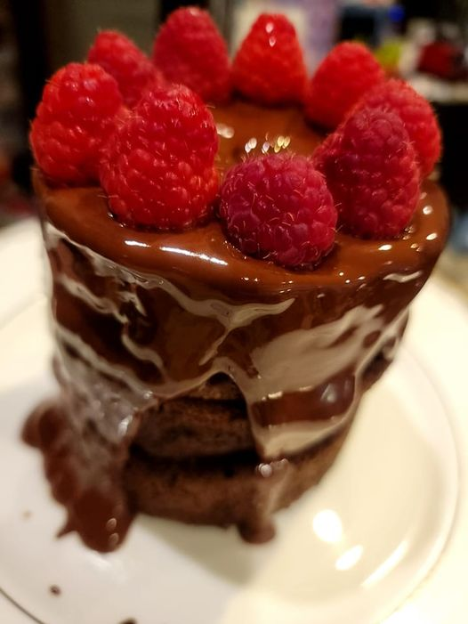 JulieParker144's tweet photo. CHOCOLATE ZUCHINI CAKE?
Hum #chocolatezuchinnicake Mixed up some spice cake recipes together with #cinnamon, #nutmeg, #ginger and #cardamom #zuchini #applesauce #chocoalte https://t.co/YxUqvwzvKN https://t.co/zemAYSaHd3