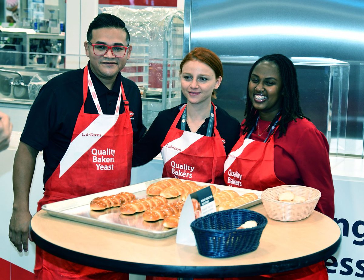 BEMAConnectsYou's tweet photo. It was so good to see Fran from @WomensBakery baking at the Lallemand booth at #IBIE2022 . She demonstrated baking the type of bread they bake for their communities in Rwanda and the surrounding areas.

#bakingexpo
#tradeshow
#lasvegas https://t.co/yiqdxdlkWG