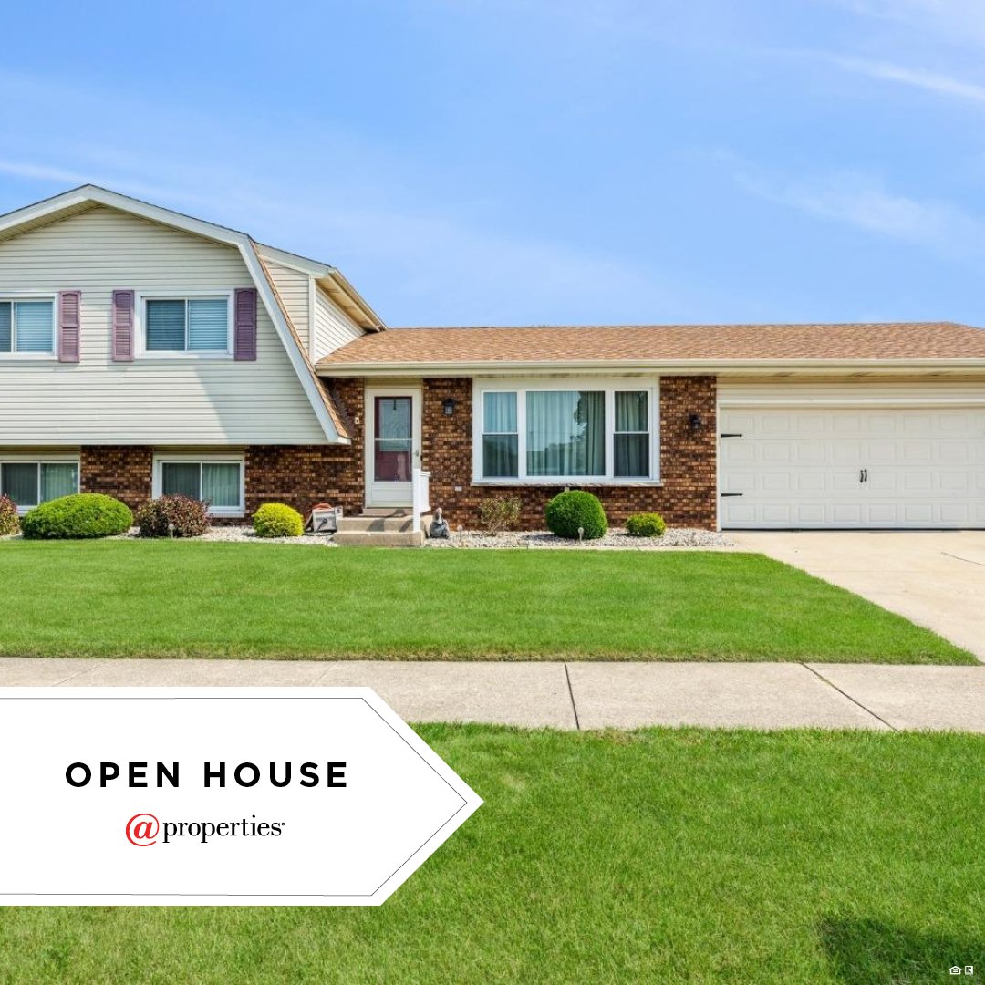 CFieldhouseRE's tweet photo. Come visit this BEAUTIFUL 3 bedroom tri level in Dyer this Sun between 1-3PM! https://t.co/tS0ZCHtusm