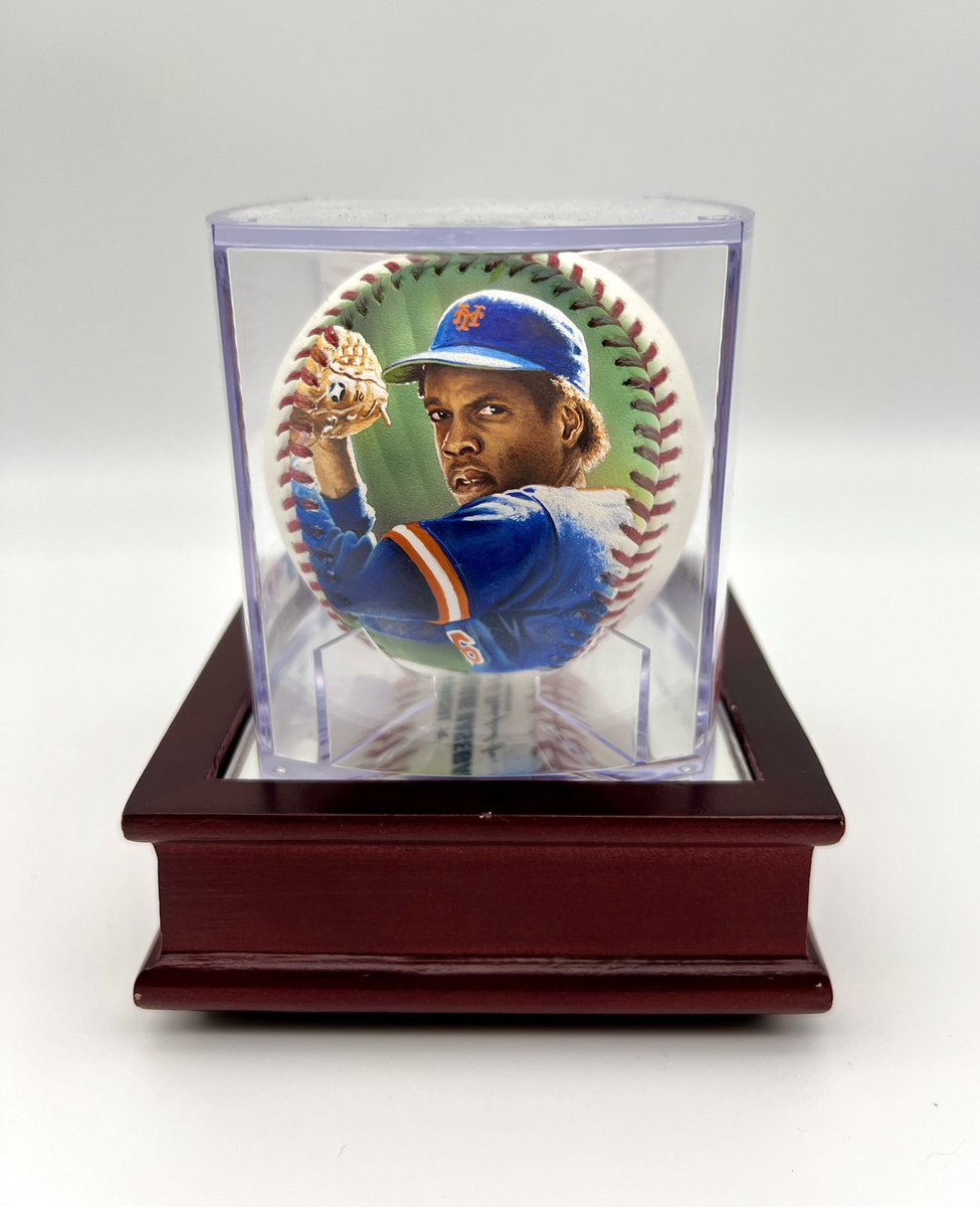 jtroutpaintings's tweet photo. Finished this Dwight Gooden painted baseball just in time for the @CardConvention next weekend Sept30-Oct2 in DesMoines, IA.

This will be signed at the show on Saturday and available! 👀 #capitalcitycardcon #paintedbaseball #dwightgooden https://t.co/0mX8AmbVfZ