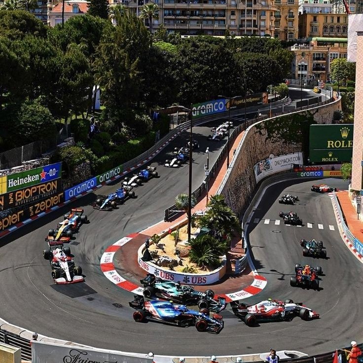 louistatismo's tweet photo. au andreil – you drive me crazy. 

onde neil josten tem a sua estréia na  fórmula 1 e acaba criando ainda mais tensão na pista quando entra em uma rivalidade com o campeão mundial andrew minyard. https://t.co/rqO6ad6uex