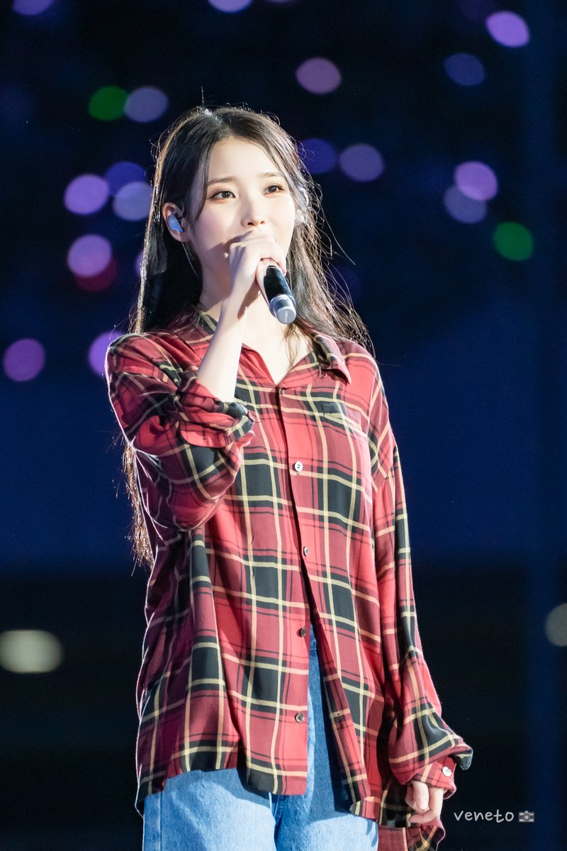 venetostory's tweet photo. 220918 아이유 골든아워 #아이유 https://t.co/EaDXXW8qR7