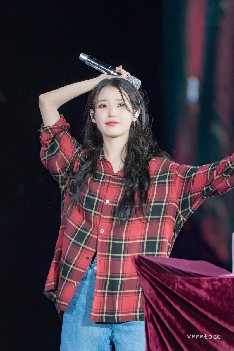 venetostory's tweet photo. 220918 아이유 골든아워 #아이유 https://t.co/EaDXXW8qR7