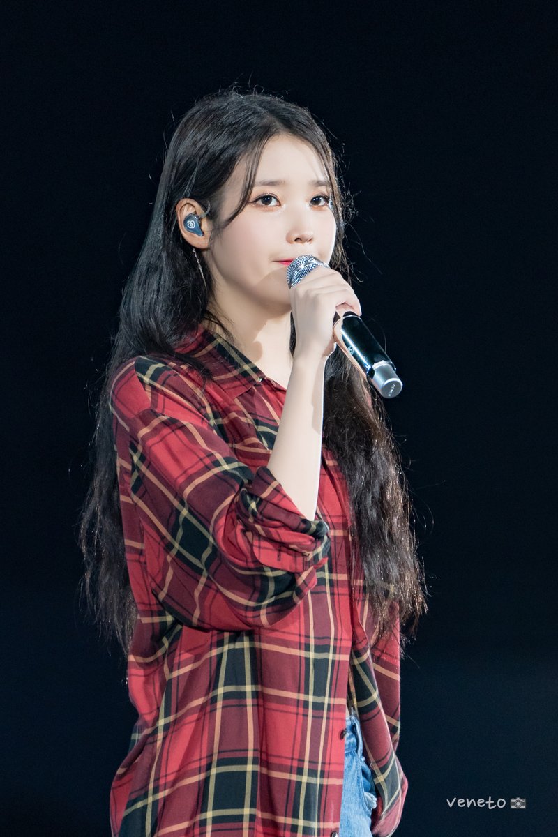 venetostory's tweet photo. 220918 아이유 골든아워 #아이유 https://t.co/EaDXXW8qR7