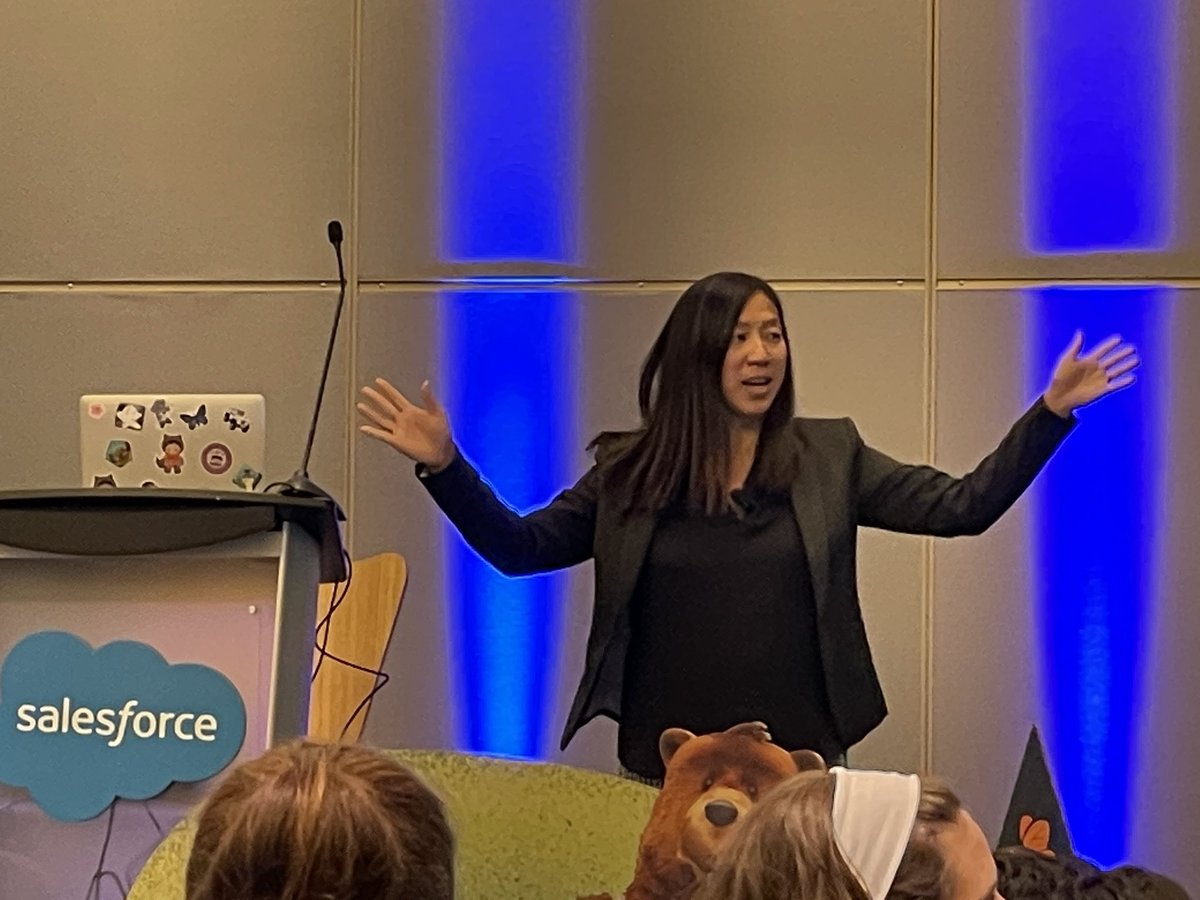 It’s such an amazing experience finding a community of smart people using the same tools. I’m so happy to learn Pardot functionality from BeHai Ligas! #DF22 #Dreamforce #pardot