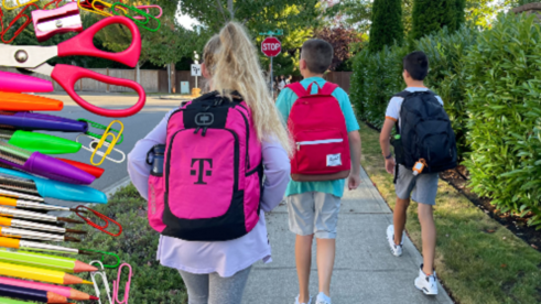 DeeanneKing's tweet photo. Our #MagentaKids sure know how to represent! Check out Becky's daughter who is rocking that magenta spirit with some real @TMobile flair. 😉 Let’s see your magenta spirit pics! #MagentaMoments https://t.co/5hsIzvYhEr