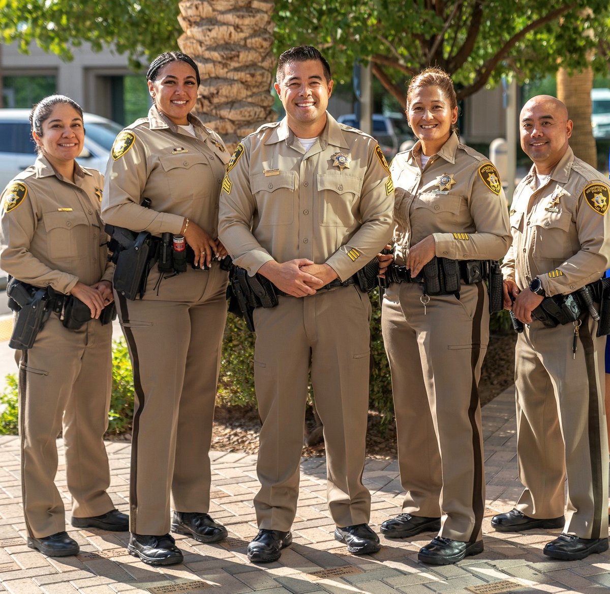 LVMPD's tweet photo. We are coming to the Minneapolis area next month!

Do you want to be an LVMPD Police or Corrections Officer but are unable to make it to testing in Las Vegas? Take your written and fitness exam in ONE day and get a kick-start on your next journey in law enforcement. (a🧵) https://t.co/AF8SWJaz1F