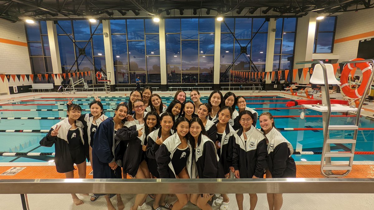 PobSwimDive's tweet photo. First win of the season against Hicksville!! 🦅🦅

Look at these girls in their awesome windbreakers at this stunning pool 😍 https://t.co/0jfxlxaPpM