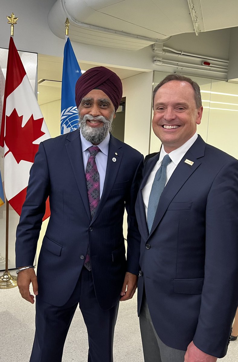 mjmessenger's tweet photo. A full day of advocacy and connections in New York, including a terrific event at the @CanadaNY offices focusing on #education, especially for refugees. Thank you to @HarjitSajjan and the @CanadaDev team highlighting the #togetherforlearning refugee education council. https://t.co/gp998h2Qyo