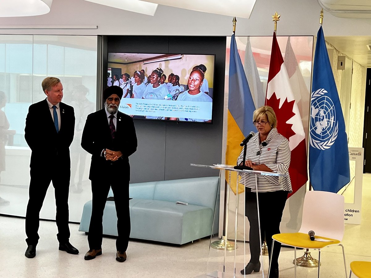 mjmessenger's tweet photo. A full day of advocacy and connections in New York, including a terrific event at the @CanadaNY offices focusing on #education, especially for refugees. Thank you to @HarjitSajjan and the @CanadaDev team highlighting the #togetherforlearning refugee education council. https://t.co/gp998h2Qyo