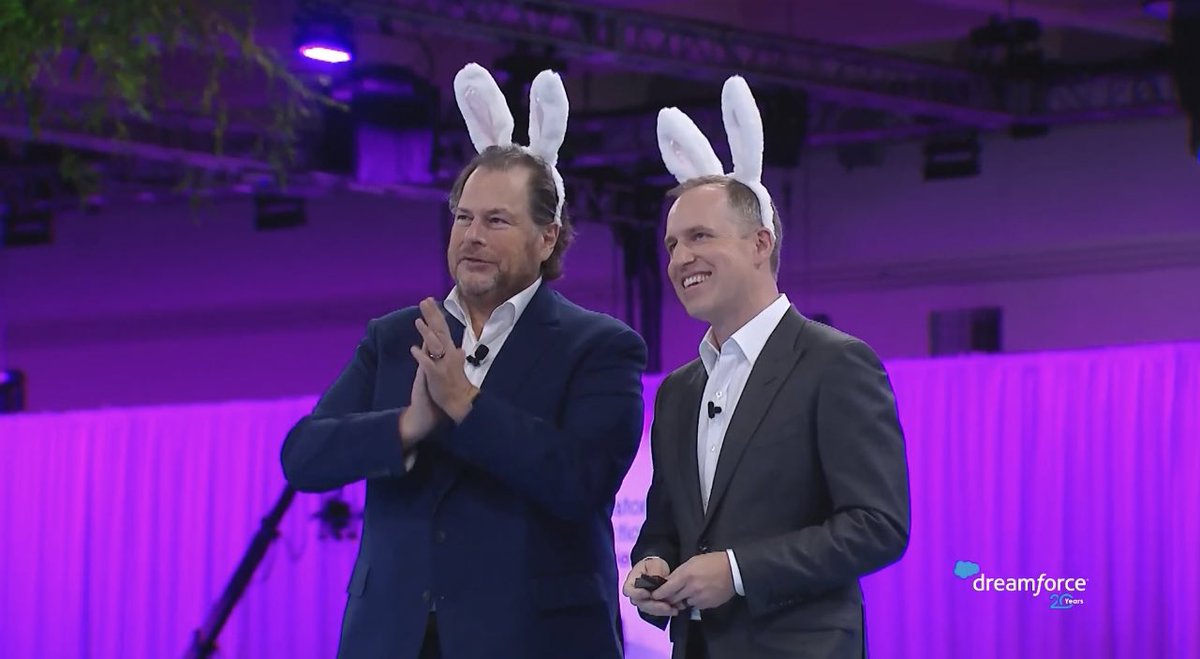 gssahni's tweet photo. #DF22 awesome keynote by @Benioff  @btaylor featuring @Ford @LOrealUSA #customermagic only Marc &amp; Bret can pull of this amazing 20th anniversary keynote with Genie Ears! #leadership Some serious customer magic stories here with #SalesforceGenie @WiproPartner @Wipro #WiproatDF22 https://t.co/caBdwBpY6B