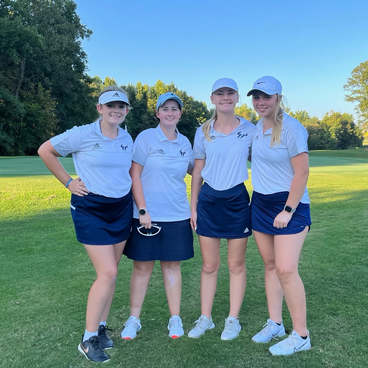 HRHSBullsGolf's tweet image. 🏌️‍♀️⛳️Back to back @Gm4Sports conference matches and your lady @hrhsbulls shoot 141 today to bring home 🥉of 7 teams⛳️🏌️‍♀️

Top 3 Bulls Scores
43 @couper_ella1 
46 @ZiglarHannah 
52 @ItsLeleNorman